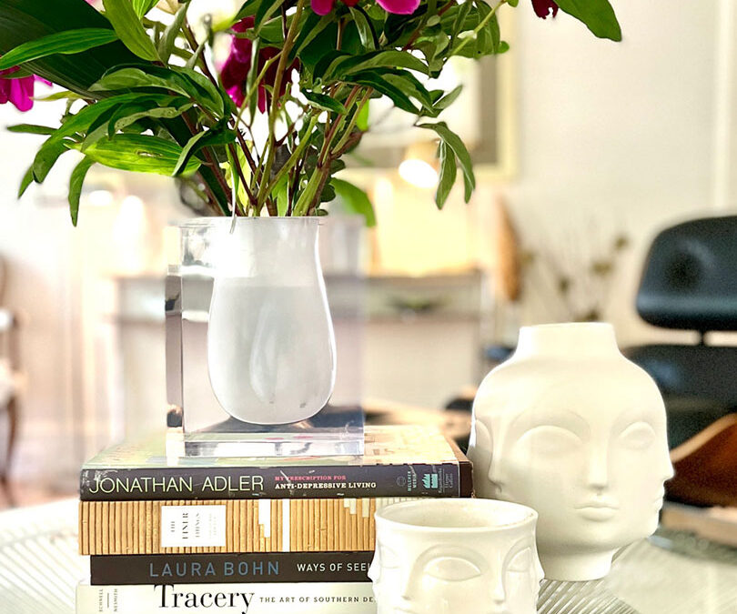 Effortless Elegance: A Modern Living Space with Jonathan Adler